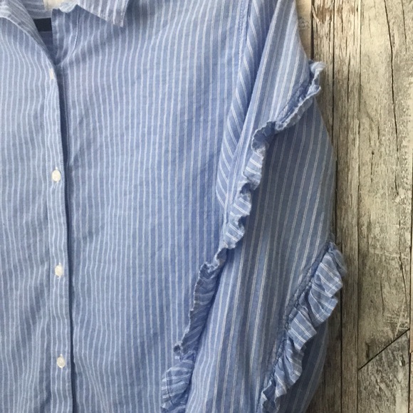 Rails Ruffle-Sleeve Button Down - Picture 3 of 8